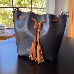 Dooney and Bourke cross body bag